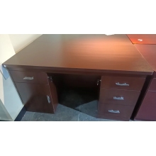 辦公桌、辦公椅